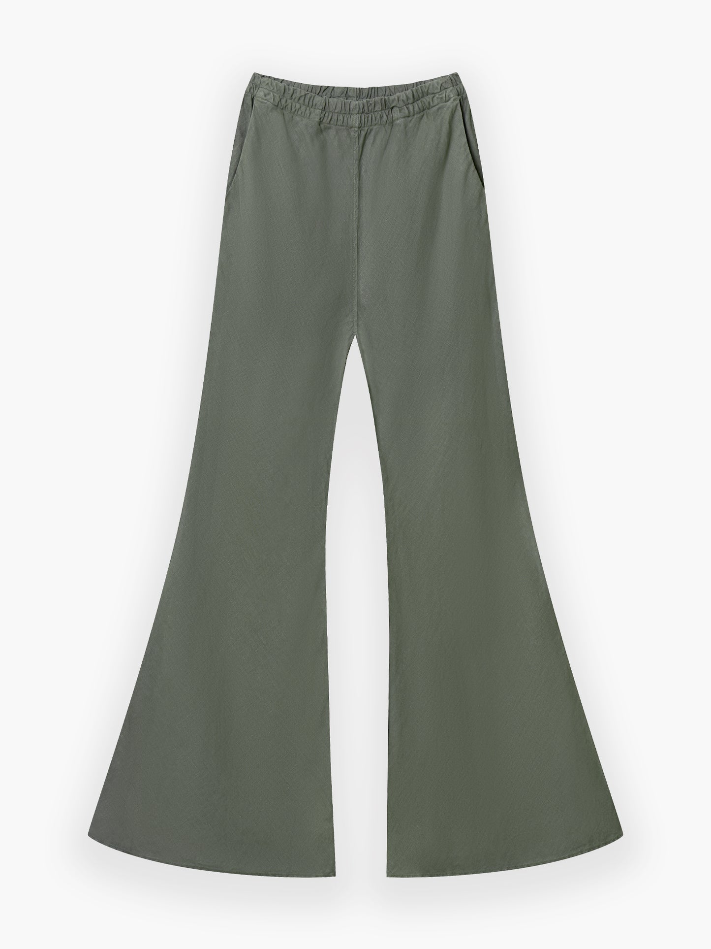 Die Pants Joana Olive ist eine weit geschnittene, hoch taillierte Hose mit elastischem Bund und ausgestelltem Gesäß, die sich perfekt als stylische Leinenhose Damen für warme Tage eignet, hier vor weißem Hintergrund.