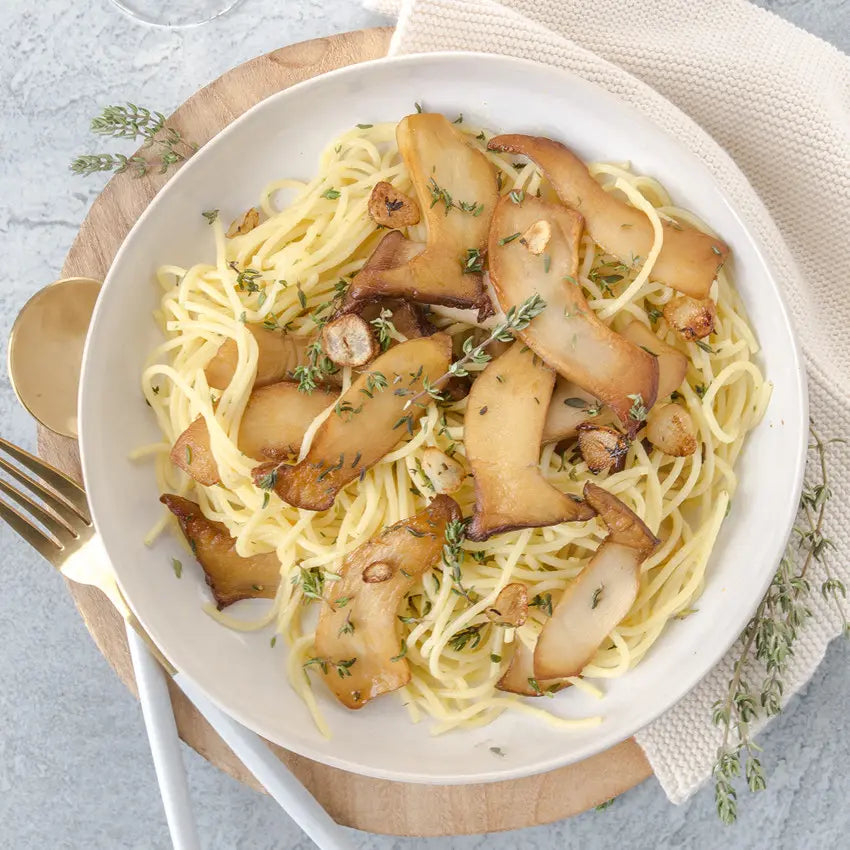 Saisonrezept März - Gebratene Kräuterseitlinge mit Nudeln und Knoblauch