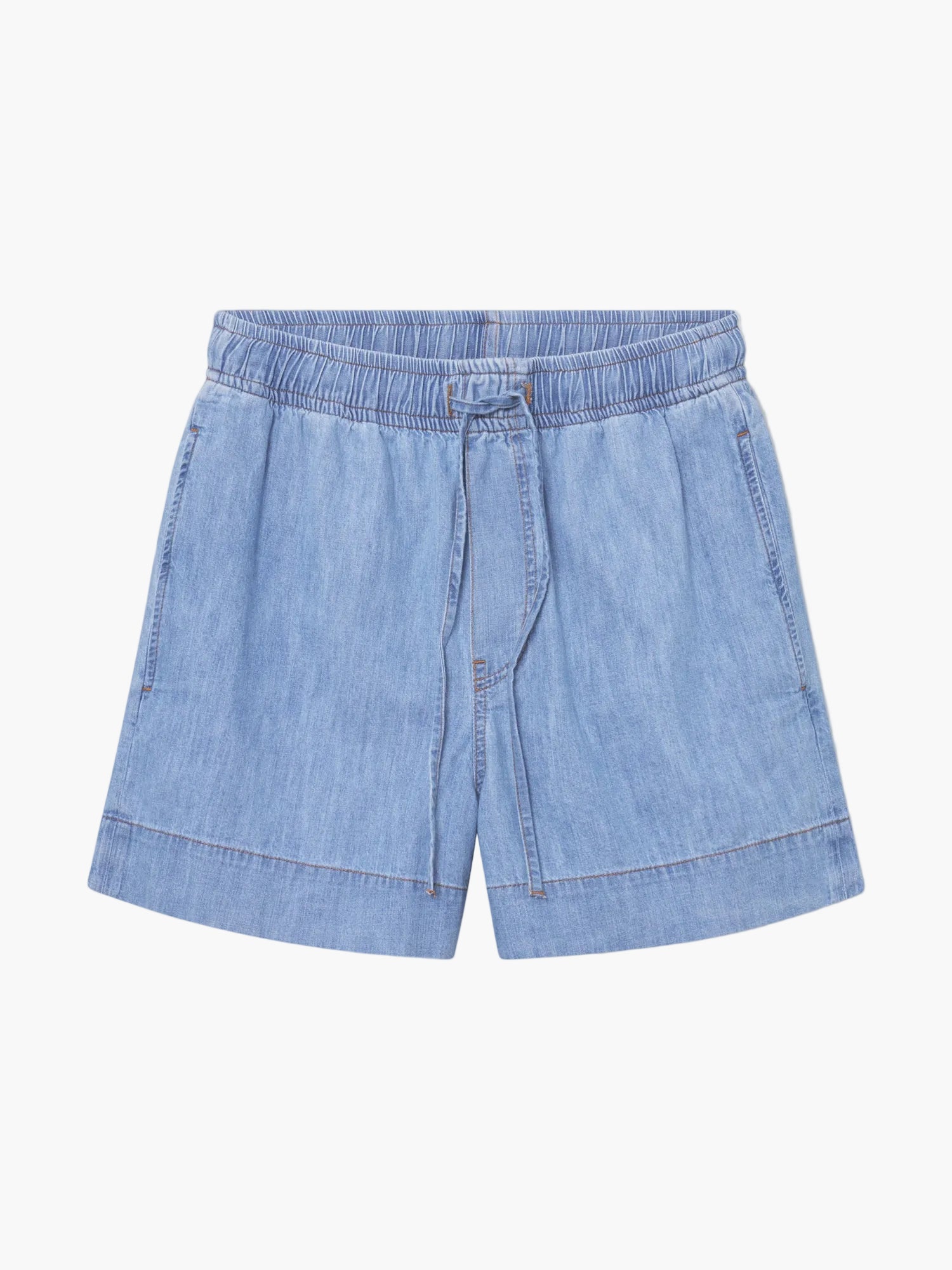Shorts Denim in Hellblau für Damen, mit elastischem Bund, Kordelzug vorne und Seitentaschen in stylischer Jeans-Optik, flach auf weißem Grund.