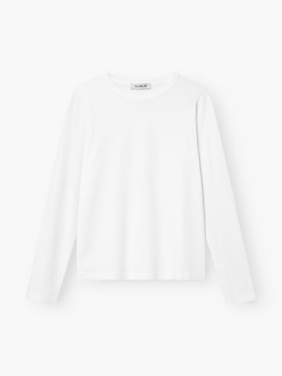 Das Long Sleeve White ist vor einem weißen Hintergrund abgebildet. Dieses Damenshirt hat ein klassisches, einfaches Design aus schlichter weißer Baumwolle mit langen Ärmeln und ohne sichtbare Muster, Logos oder Verzierungen.