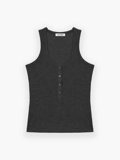 Das Tank Top Anthrazit ist ein ärmelloses, anthrazitfarbenes, geripptes Tank-Top mit Rundhalsausschnitt und Vier-Knopf-Knopfleiste, das flach auf weißem Grund abgebildet ist.