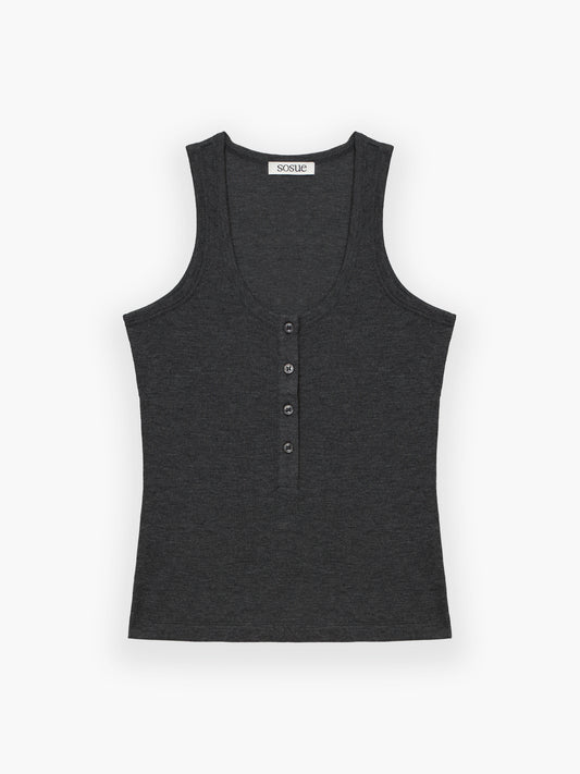 Das Tank Top Anthrazit ist ein ärmelloses, anthrazitfarbenes, geripptes Tank-Top mit Rundhalsausschnitt und Vier-Knopf-Knopfleiste, das flach auf weißem Grund abgebildet ist.