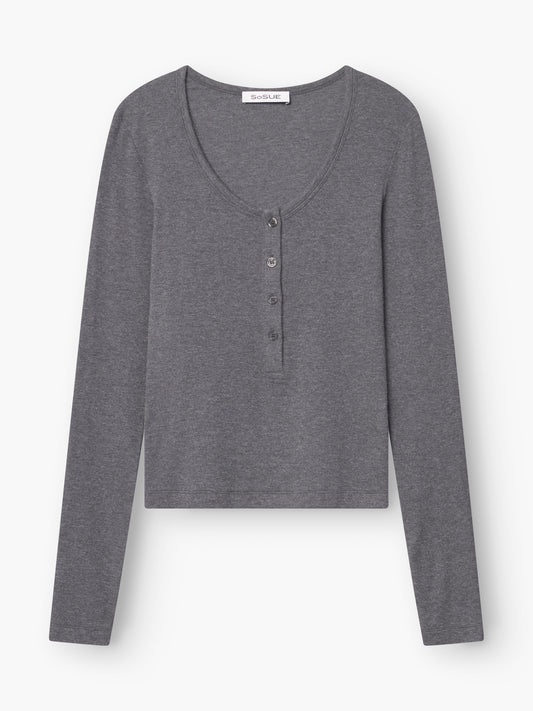 Langärmeliges Hemd aus Kaschmir mit Knopfleiste in Anthrazit mit Rundhalsausschnitt und vier Knöpfen auf der Vorderseite, abgebildet auf einem weißen Hintergrund.