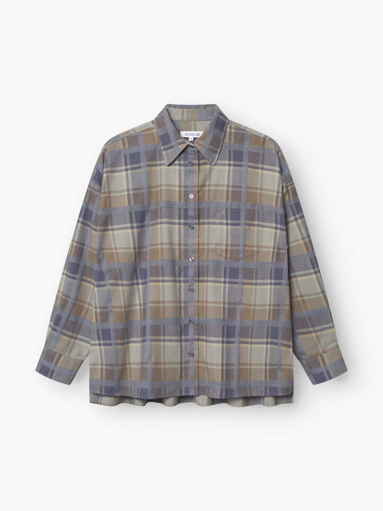 Das Bluse Boxy Olive ist ein langärmeliges, geknöpftes Hemd mit Kragen, das ein olivfarbenes, kastenförmiges Design auf weißem Hintergrund zeigt.