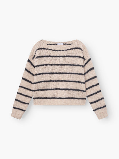 Der Pullover Petite Sailor Black Stripe ist ein beigefarbener, langärmeliger Strickpullover mit schwarzen Querstreifen und Rundhalsausschnitt, der flach auf weißem Grund liegt.