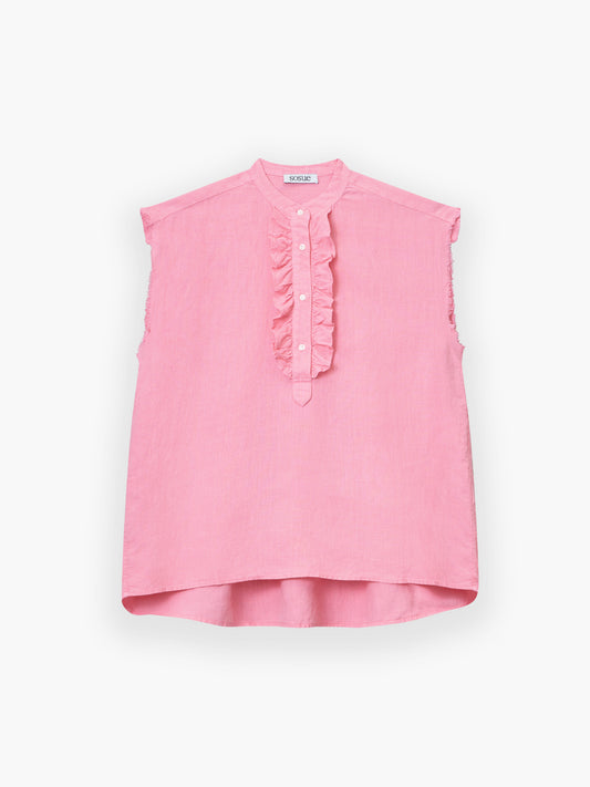Bluse Barcelona Leinen Rosa: Ärmellose rosa Bluse mit hochgezogenem Saum, geraffter Knopfleiste und Rundhalsausschnitt - ideal als feminine Rüschenbluse für stilvolle Looks. Ausgestellt auf einem einfarbig weißen Hintergrund.