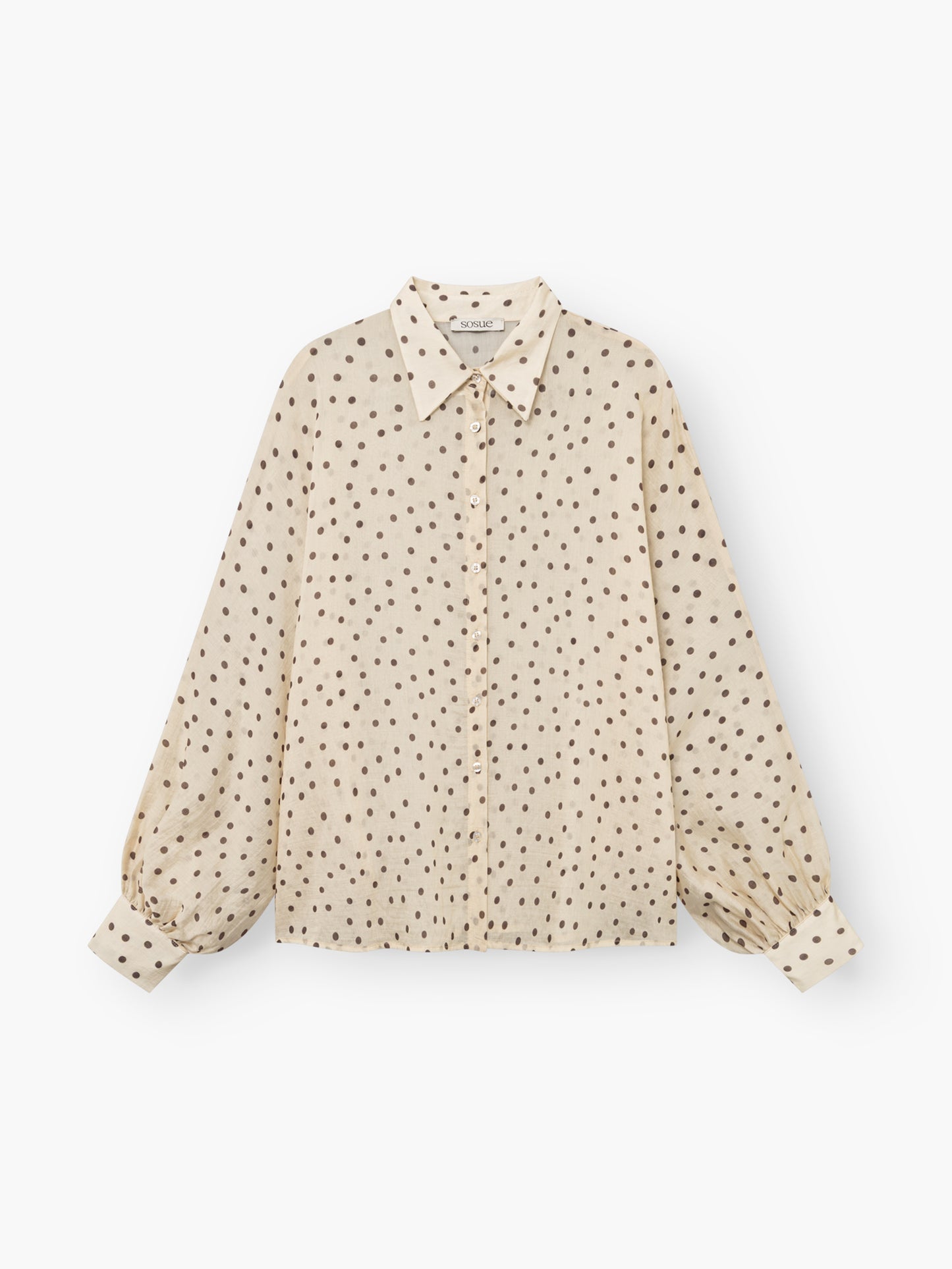 Die Bluse „Antonia Polka Dots Ecru Brown“, hergestellt in Italien, verfügt über einen Kragen, eine Knopfleiste vorne und braune Polka-Dots. Weicher Baumwollvoile und leicht ausgestellte Ärmel mit geknöpften Manschetten sorgen für Stil und Tragekomfort.