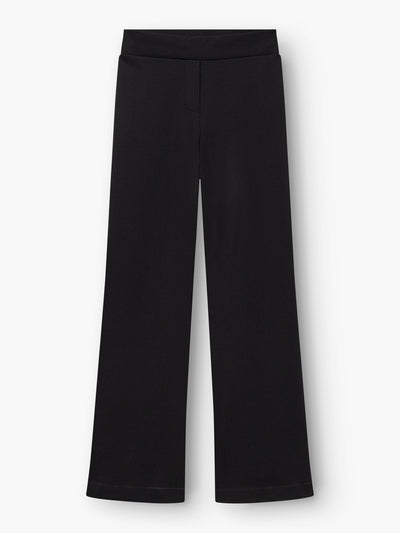 Reisehose in Schwarz mit weitem Bein und hohem Bund, flach auf weißem Hintergrund präsentiert. Diese Hose hat ein schlichtes, klassisches Design ohne sichtbare Taschen oder Verzierungen.