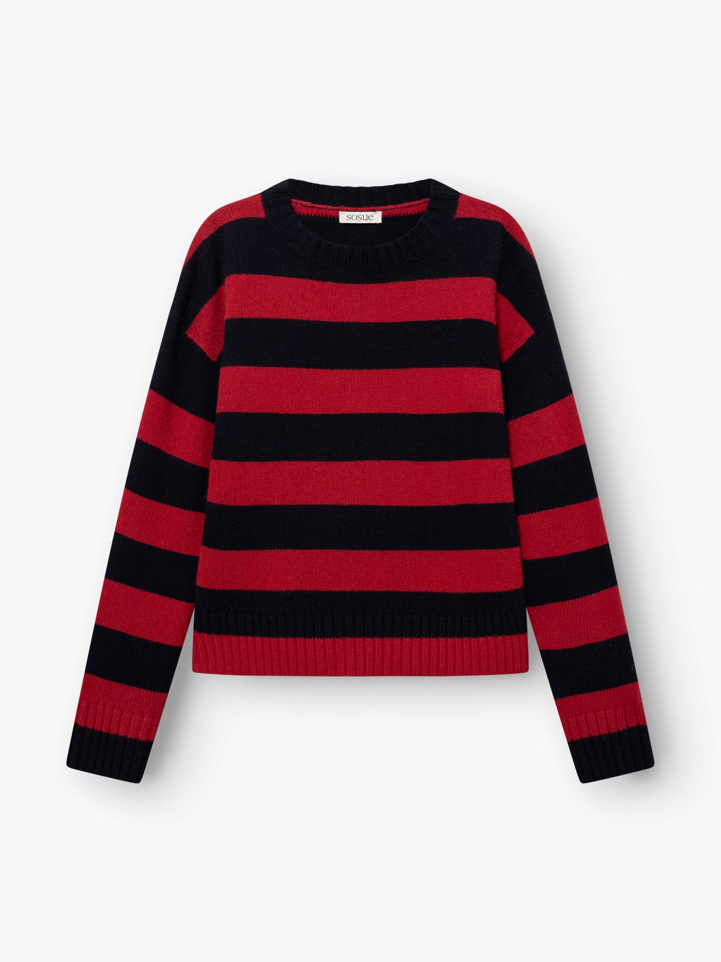 Ein langärmeliger Pullover mit dem Namen „Pullover Red Blue Stripes“, der sich durch markante horizontale rote und blaue Streifen, einen Rundhalsausschnitt sowie gerippte Bündchen und einen gerippten Saum auszeichnet und auf weißem Hintergrund abgebildet ist.