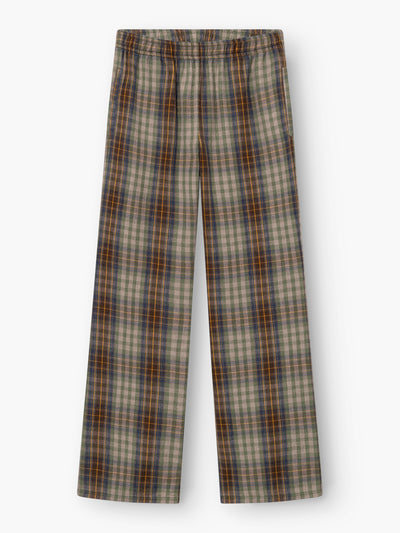 Die Hose „Karoline Check“ ist eine Hose mit geradem Bein und elastischem Bund, die sich durch ein Karomuster in Grün-, Blau- und Brauntönen auszeichnet. Das weiche Material sorgt für Tragekomfort, sodass sie sich ideal für den Freizeitlook eignet.