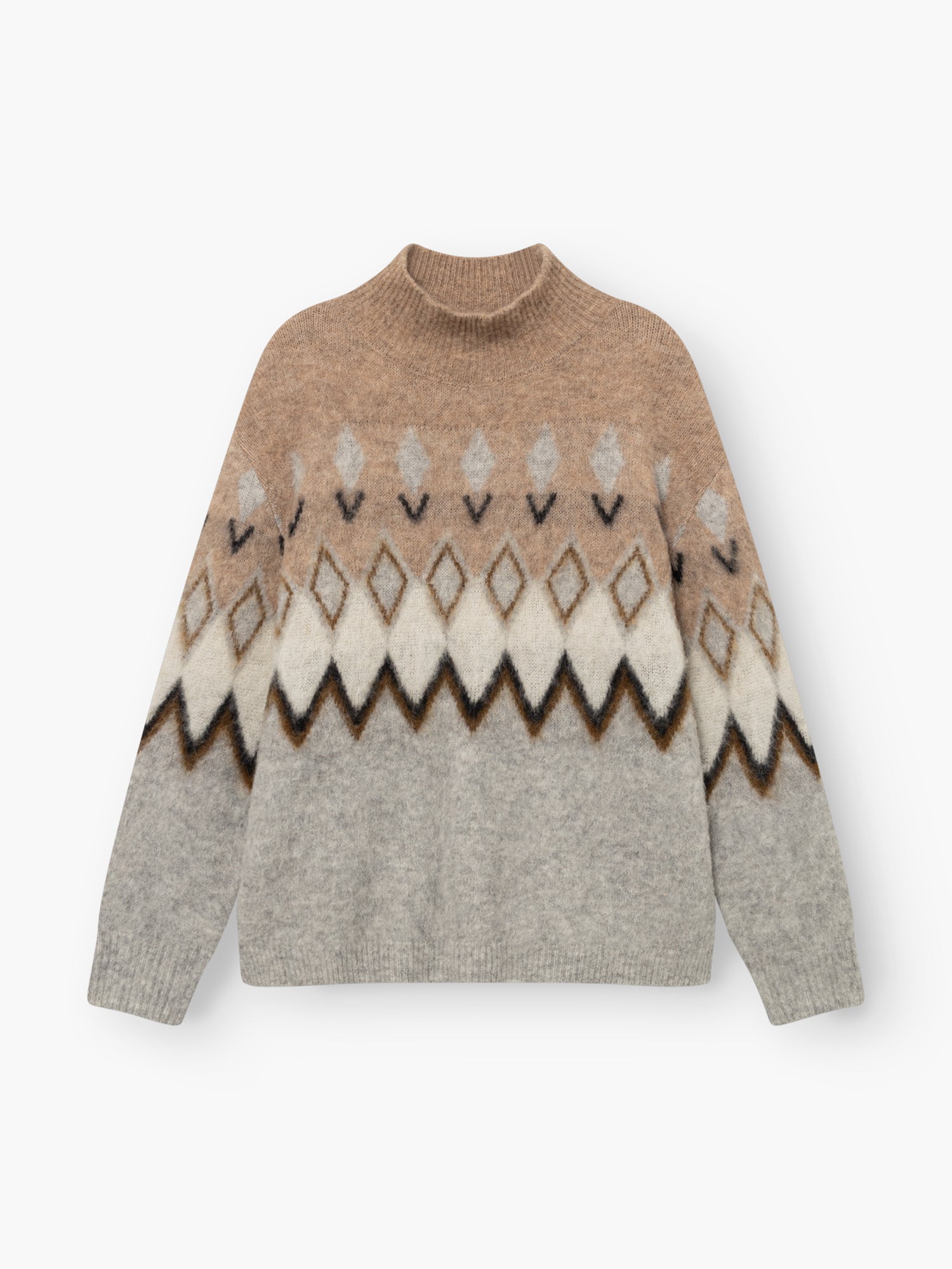 Der beige „Brushed Norweger“-Pullover besticht durch ein kuscheliges Strickdesign mit einem Rautenmuster in Braun, Weiß und Grau, langen Ärmeln und einem hochgeschlossenen, gerippten Halsausschnitt.