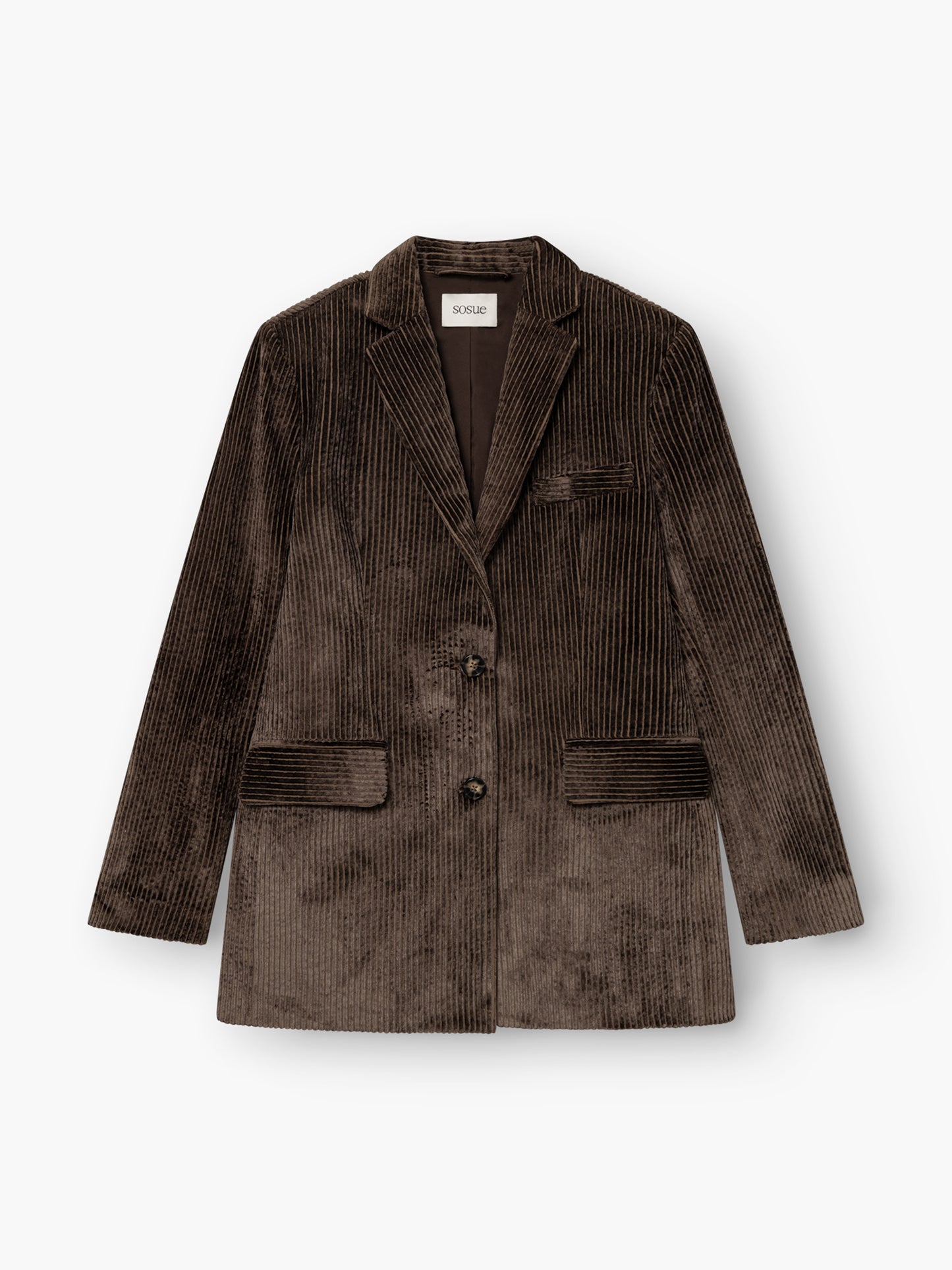 Der Blazer „Alice“, ein brauner Cordblazer mit fallendem Revers, zwei Knöpfen, einer Brusttasche und zwei Pattentaschen vorne, wird vor einem weißen Hintergrund präsentiert.