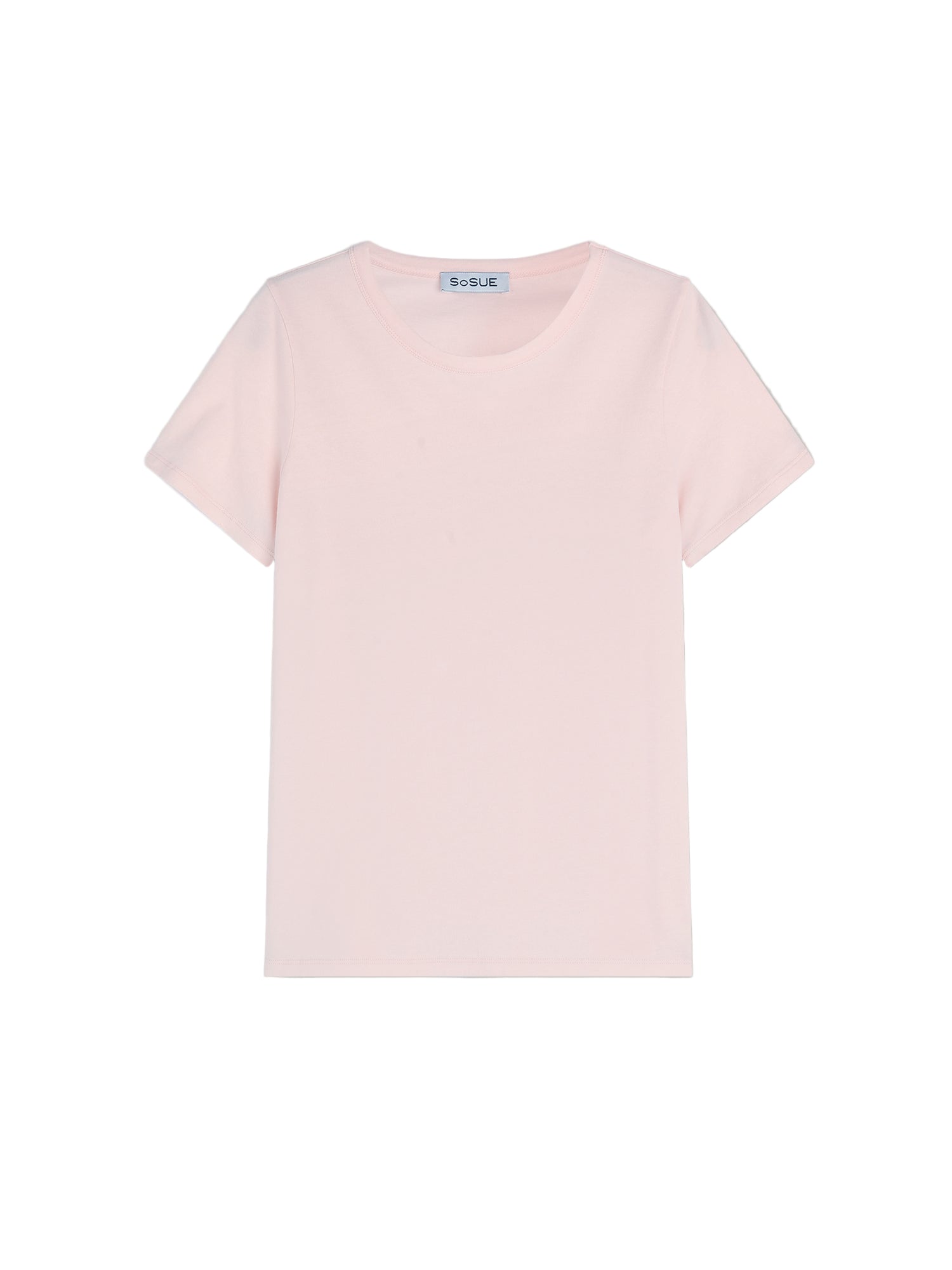 Ein T-Shirt Rose in schlichtem Hellrosa mit kurzen Ärmeln und Rundhalsausschnitt ist vor einem hellgrauen Hintergrund abgebildet.