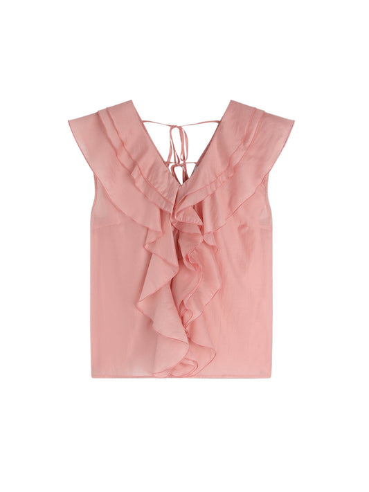 Das Top Ruffle Light Pink ist ein ärmelloser Damenbluse V-Ausschnitt mit Rüschendetails, einem gerüschten V-Ausschnitt, Bindeverschluss am Rücken und aus leichtem, halbdurchsichtigem Stoff für ein luftiges Gefühl.