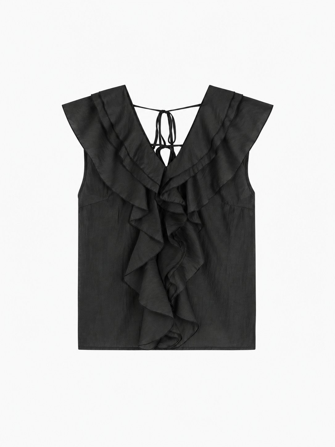 Elegante Sommerbluse für Damen: Das Top „Ruffle black“ besticht durch einen tiefen V-Ausschnitt, auffällige Rüschen vorne und ein Bindeband im Nacken.