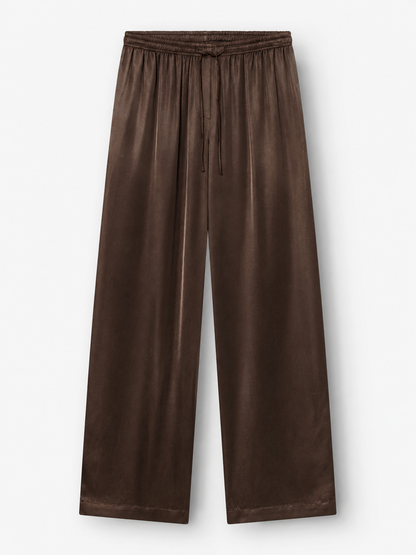 Braune Samthose „Aria Braun“ mit weitem Bein, elastischem Bund und Kordelzug (Hose mit Tunnelzug), flach auf weißem Hintergrund präsentiert.