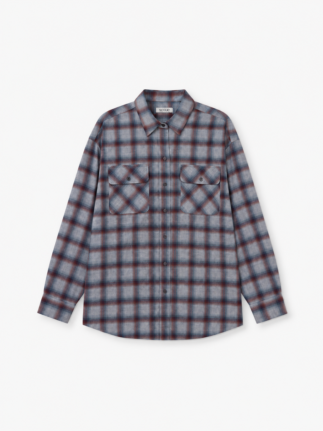 „Ted Flanell Check“ ist ein langärmeliges Damenhemd mit Knopfleiste, das sich durch ein blau-grau-rotes Karomuster, zwei Brusttaschen mit Knopfklappen und einen Kragen auszeichnet, dargestellt auf weißem Hintergrund.