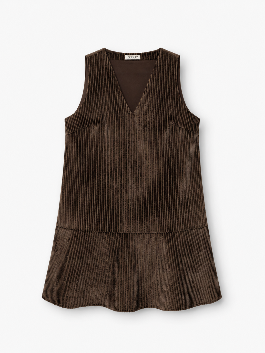 Ärmelloses braunes Cordkleid „Kleid Alice“ (Damen-Cordkleid) mit V-Ausschnitt und tief sitzendem Saum, aus 100 % Baumwolle, flach auf einem weißen Hintergrund liegend.