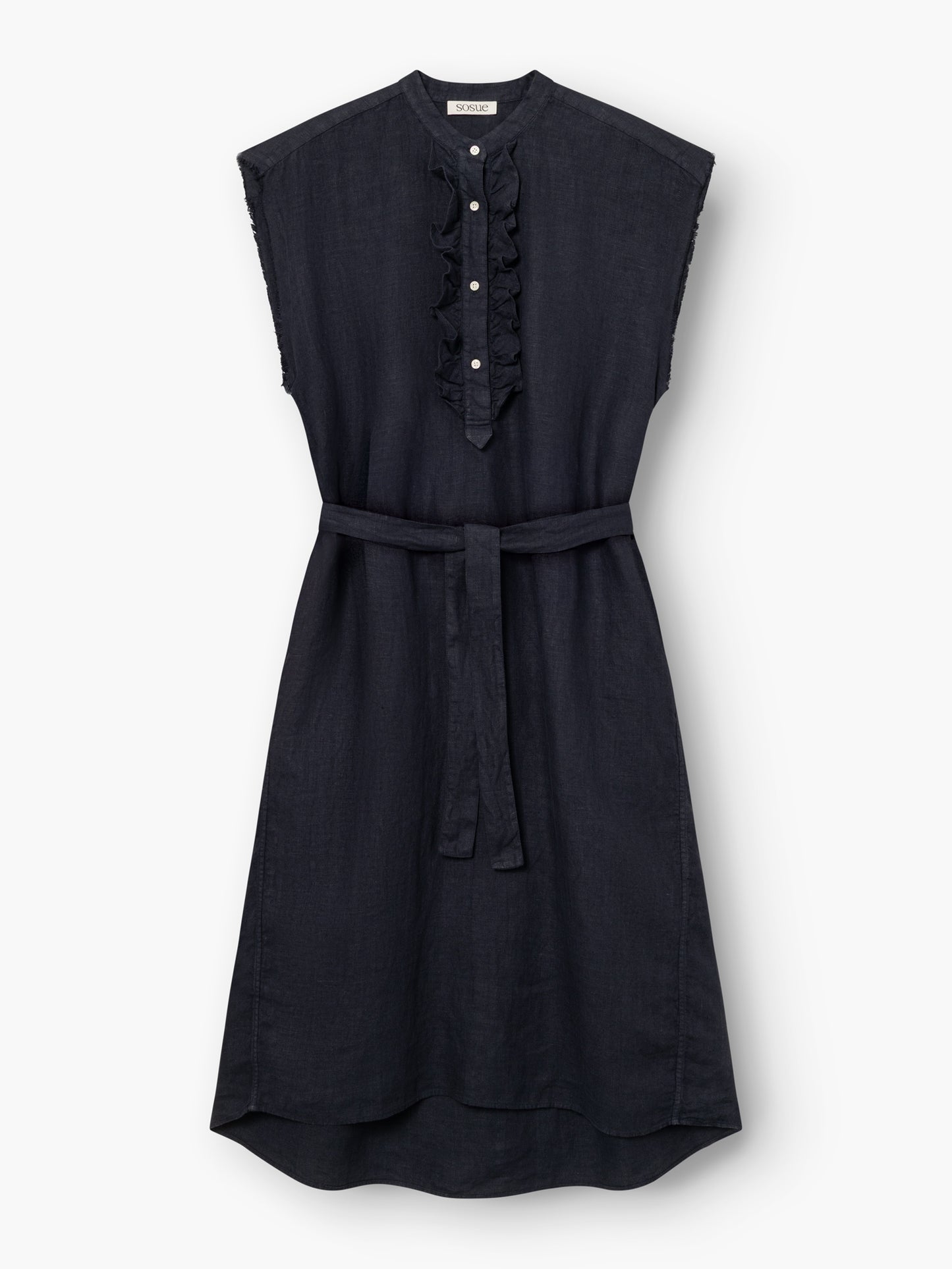 Das Kleid Barcelona Navy ist ein ärmelloses, knielanges Kleid in dunklem Marineblau mit Taillengürtel, Rüschendetails, Knöpfen vorne und leichtem Stoff.