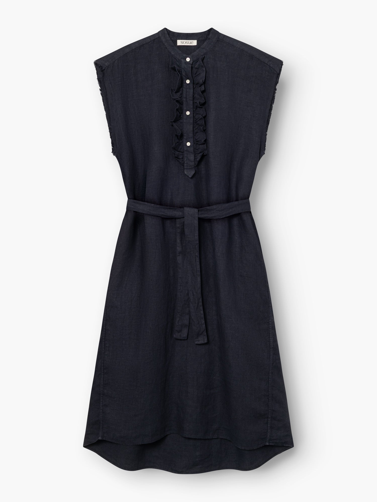 Das Kleid Barcelona Navy ist ein ärmelloses, knielanges Kleid in dunklem Marineblau mit Taillengürtel, Rüschendetails, Knöpfen vorne und leichtem Stoff.