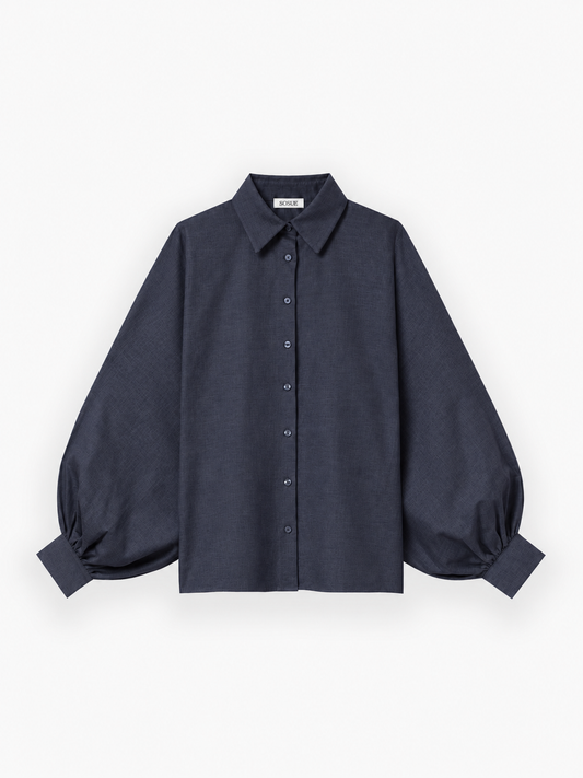 Dunkelgraues Bluse Antonia Slim Flannel Anthra-Hemd mit Knopfleiste, klassischem Kragen und voluminösen Ballonärmeln.