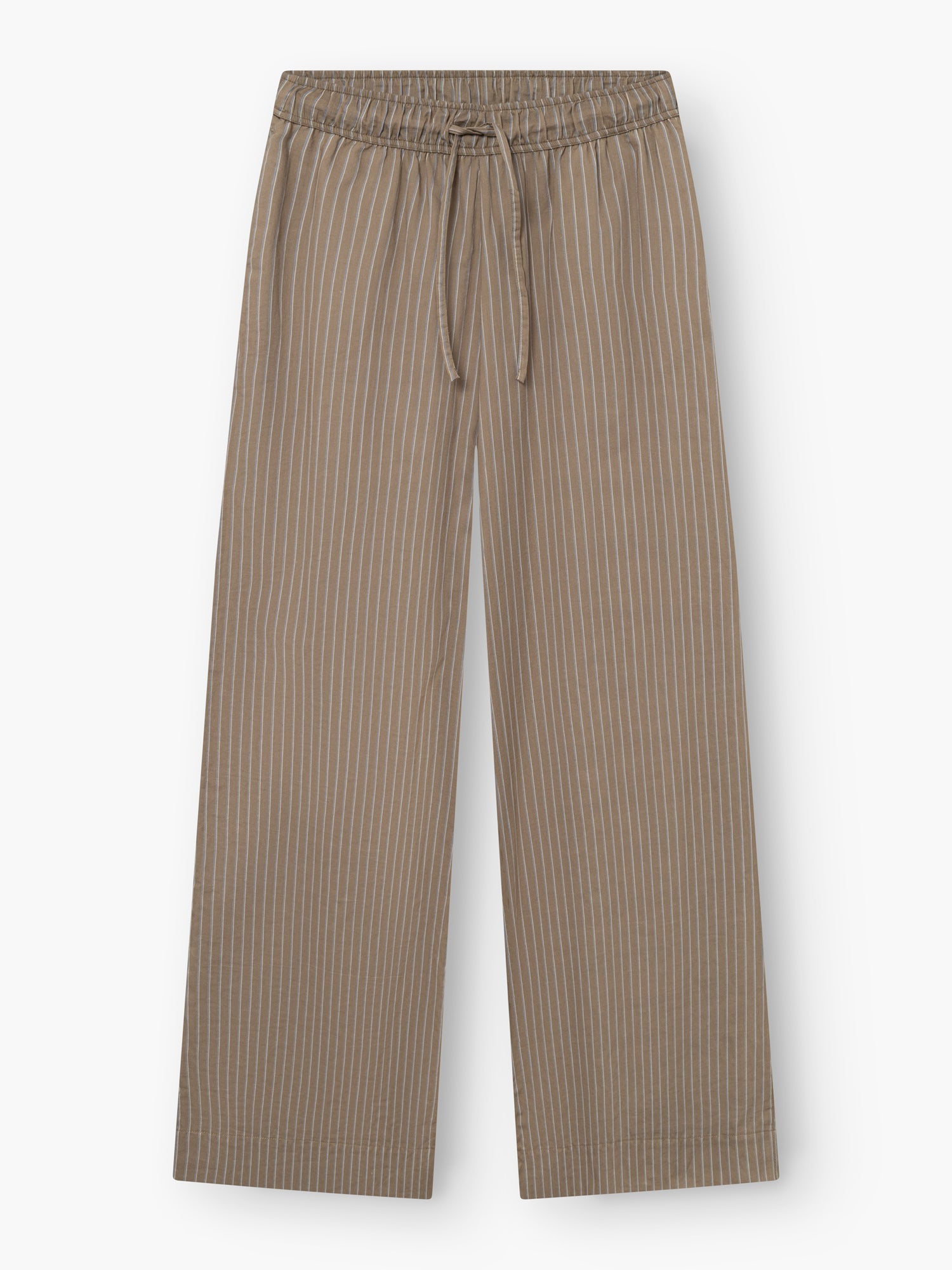 Hose Josy Voile Taupe Stripes: taupefarbene Hose mit weitem Bein, dünnen weißen Längsstreifen, elastischem Bund und Kordelzug, flach auf weißem Grund.