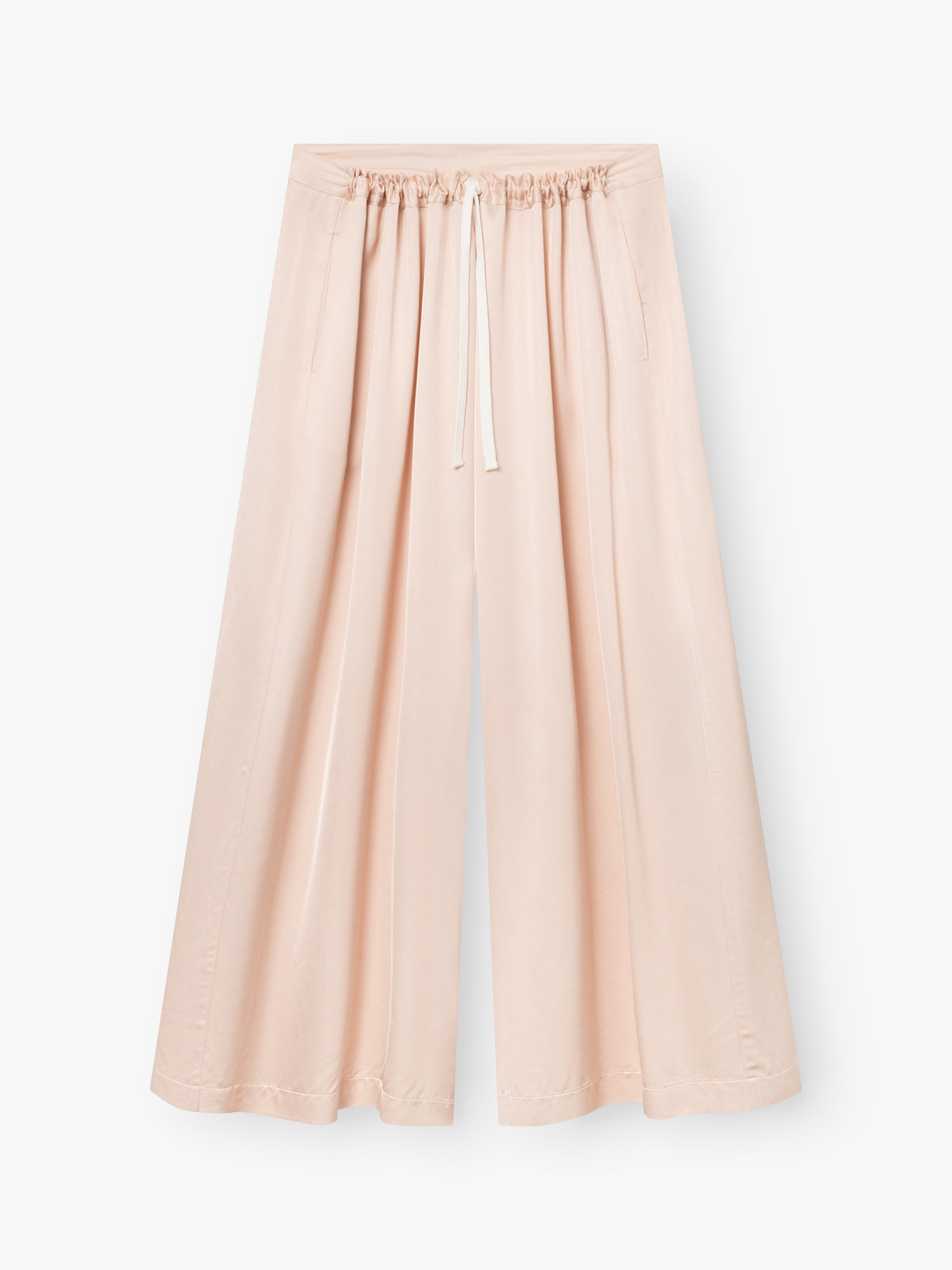 Die Pants Oversize sind weit geschnittene, blushfarbene Damenhosen mit elastischem Kordelzugbund, Vordertaschen und knöchellangem Stoff in Satinoptik - perfekt, um Ihren Stil vor einem weißen Hintergrund aufzuwerten.