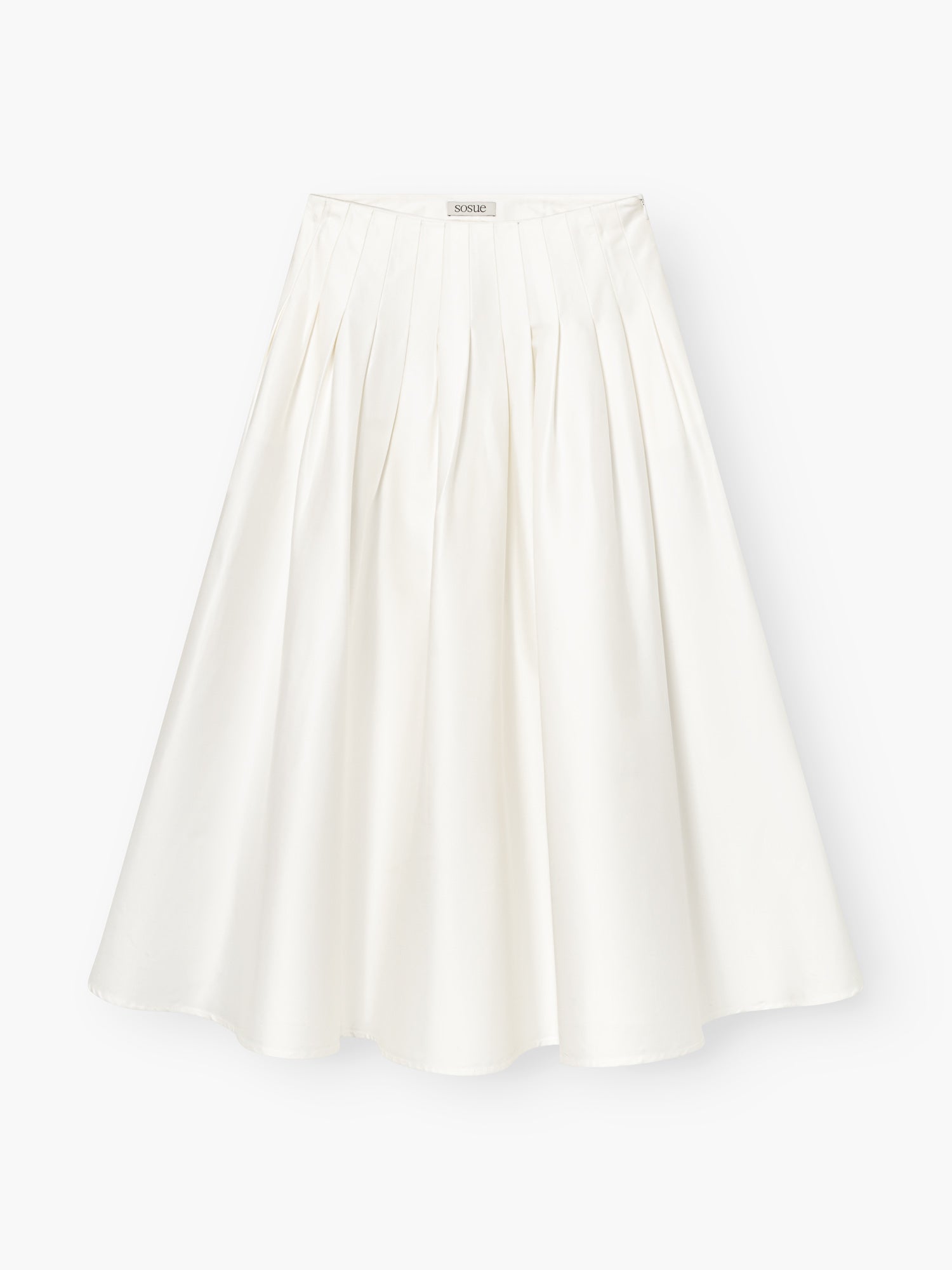 Der Rock Audrey White ist ein knielanger weißer Baumwollrock für Damen mit breiten Falten, einem taillierten Bund und einem dezenten Glanz, der sich vor einem schlichten weißen Hintergrund zeigt.