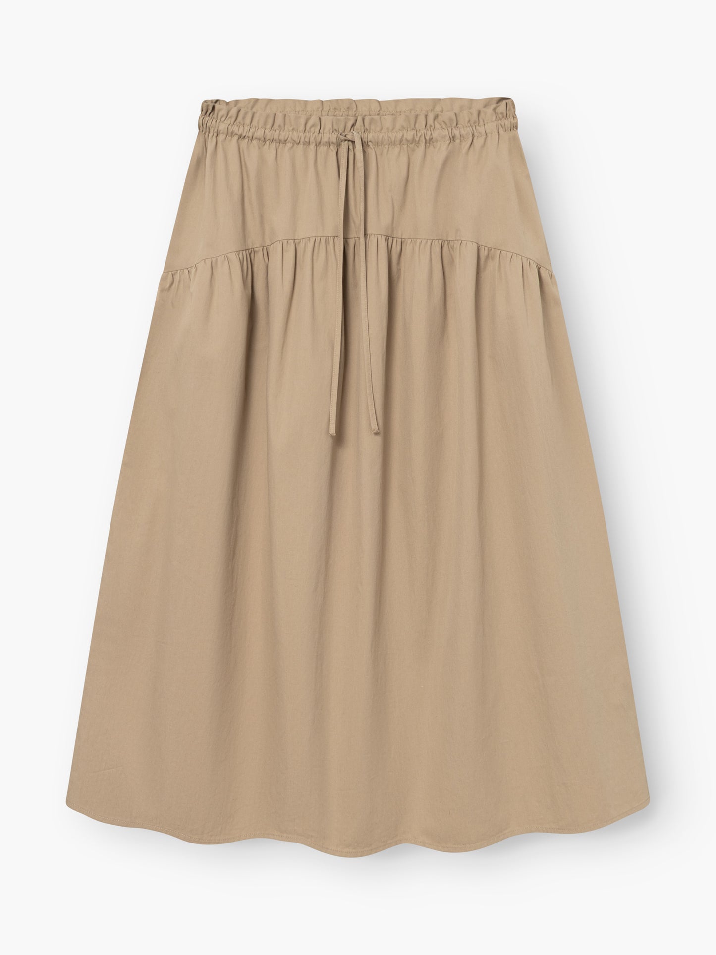 Der Rock Palma Beige ist ein beigefarbener, knielanger Midirock in A-Linie für Damen. Er ist aus Baumwolle gefertigt und verfügt über einen elastischen Bund mit Kordelzug, Raffungen unterhalb der Taille und ein minimalistisches Design.