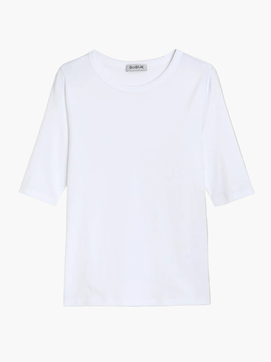 Das T-Shirt Half Sleeve White für Damen besteht aus 100% Baumwolle, hat kurze Ärmel, ein sichtbares Markenlabel am Kragen und ist flach auf einem hellgrauen Hintergrund abgebildet.