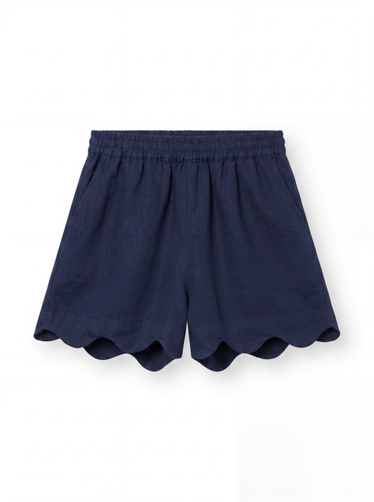 Shorts Wave Navy mit elastischem Bund und überschnittenem Saum, abgebildet auf weißem Hintergrund.